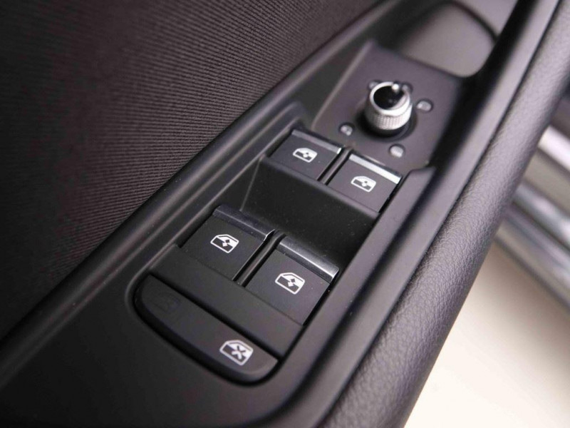 Photo 14 de l'offre de AUDI A5 Sportback 40 TFSi 204 S-Tronic S-line à 49298€ chez Carlyss automobiles Vitré