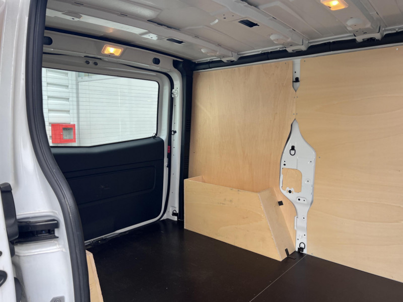 Photo 15 de l'offre de Renault Trafic (3) 15408 euros HT NV FG CF L1H1 1200 Energy dCi 145 à 18490€ chez Carlyss automobiles Vitré