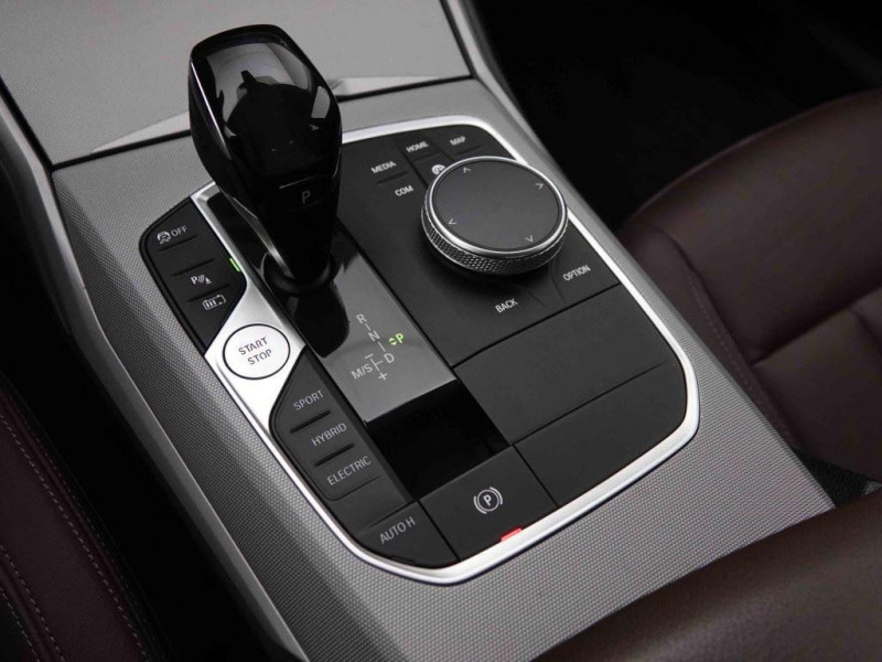 Photo 15 de l'offre de Bmw 3 330e 292 PHEV Business Edition à 34098€ chez Carlyss automobiles Vitré