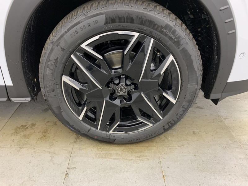 Photo 16 de l'offre de PEUGEOT 3008 Hybrid 145 e-DCS6 GT à 34998€ chez Carlyss automobiles Vitré