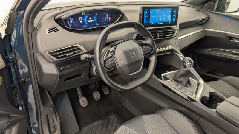 Photo 15 de l'offre de PEUGEOT 3008 PureTech 130ch S&S BVM6 Allure Pack à 19879€ chez Carlyss automobiles Vitré