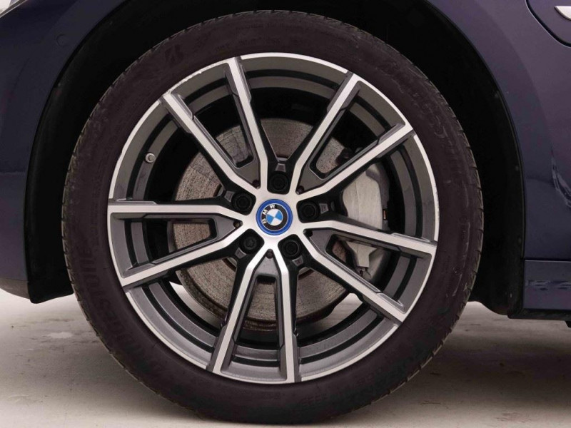 Photo 20 de l'offre de Bmw 3 330e 292 PHEV Touring Sport à 37093€ chez Carlyss automobiles Vitré