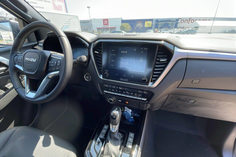 Photo 12 de l'offre de ISUZU D-MAX 1.9 4X4 SPACE CAB N60 F+  AT à 43601€ chez Carlyss automobiles Vitré