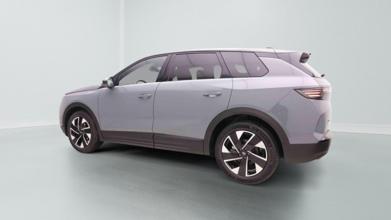 Photo 2 de l'offre de OPEL Grandland 1.2 T Hybrid 145 GS à 35898€ chez Carlyss automobiles Vitré