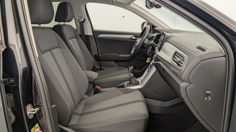 Photo 9 de l'offre de VOLKSWAGEN T-roc 1.0 TSI 110 Start/Stop BVM6 Life à 21460€ chez Carlyss automobiles Vitré