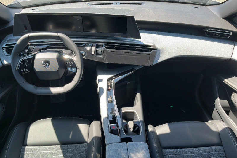 Photo 12 de l'offre de PEUGEOT 3008 Hybrid 145 e-DCS6 Allure à 28998€ chez Carlyss automobiles Vitré