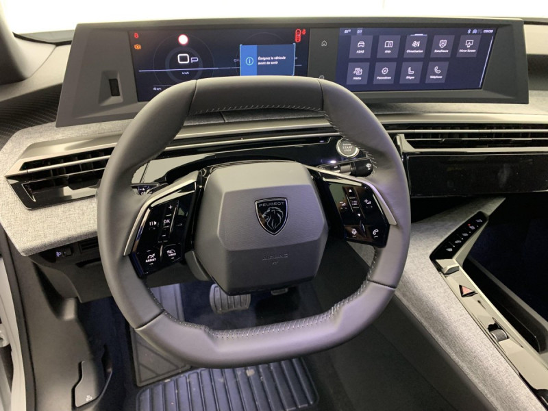 Photo 18 de l'offre de PEUGEOT 3008 Hybrid 145 e-DCS6 Allure à 28998€ chez Carlyss automobiles Vitré