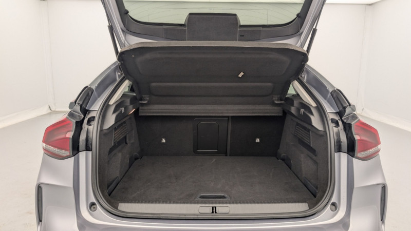 Photo 11 de l'offre de CITROEN C4 PureTech 130 S&S BVM6 Shine à 17552€ chez Carlyss automobiles Vitré