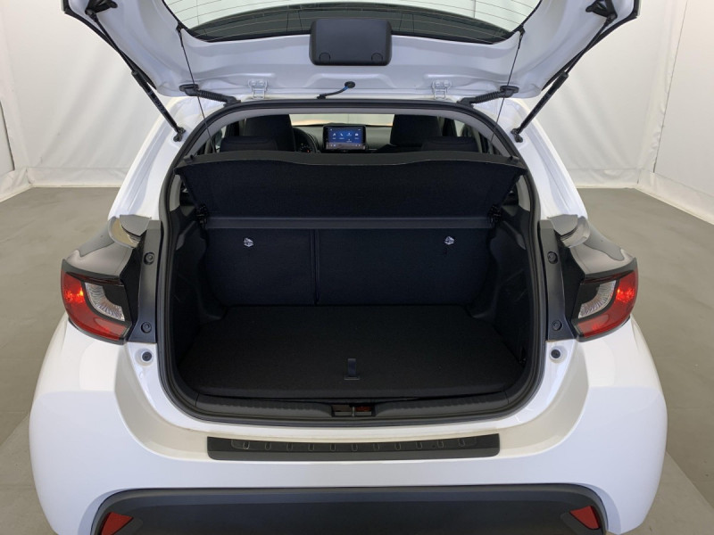 Photo 11 de l'offre de TOYOTA YARIS HYBRIDE 116h Dynamic à 19998€ chez Carlyss automobiles Vitré