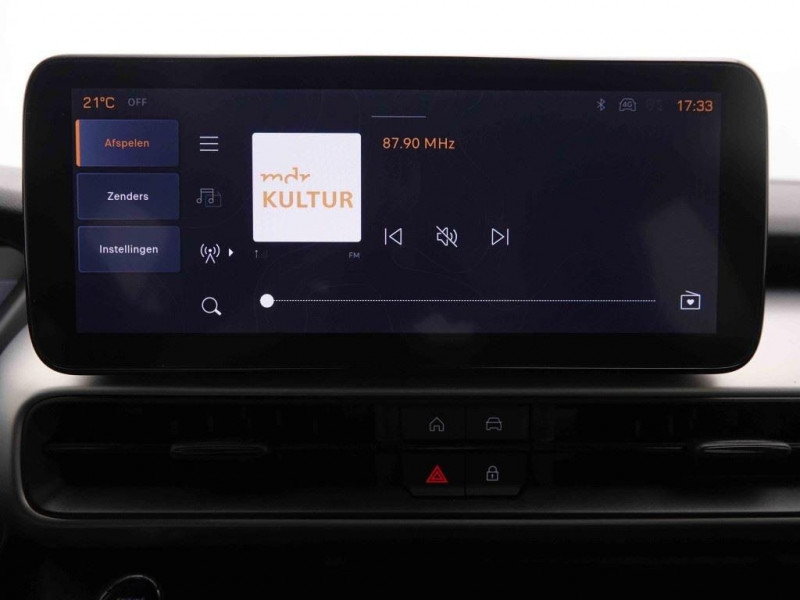 Photo 10 de l'offre de Jeep Avenger 1.2 MHEV 110 DCT6 Altitude à 27498€ chez Carlyss automobiles Vitré