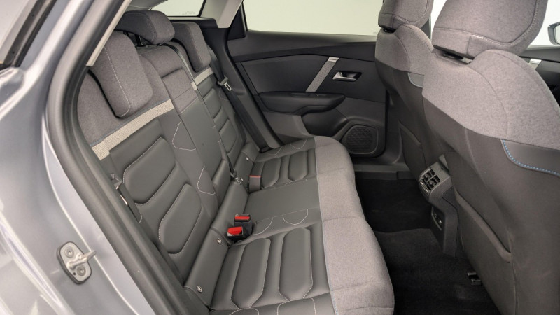 Photo 10 de l'offre de CITROEN C4 PureTech 130 S&S BVM6 Shine à 15978€ chez Carlyss automobiles Vitré