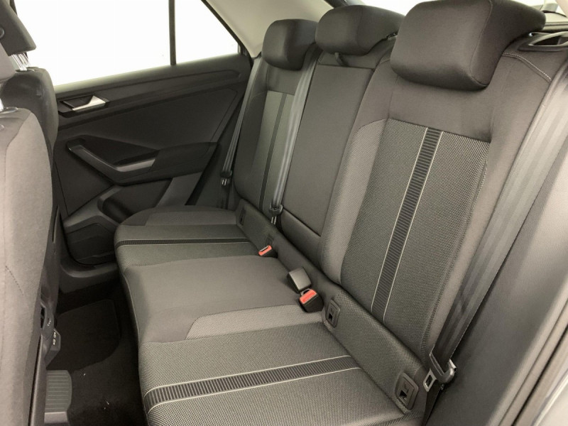 Photo 17 de l'offre de VOLKSWAGEN T-roc 2.0 TDI 150 Start/Stop DSG7 Life Plus à 32558€ chez Carlyss automobiles Vitré