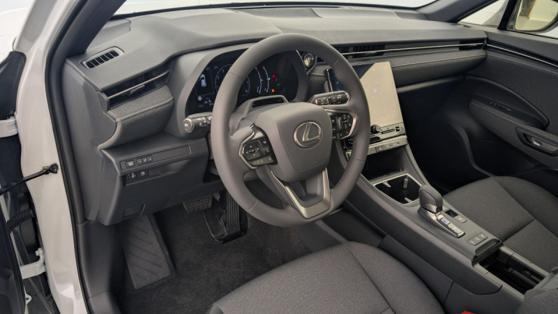 Photo 15 de l'offre de Lexus LBX 2WD Business à 31998€ chez Carlyss automobiles Vitré