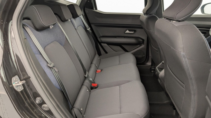 Photo 12 de l'offre de DACIA DUSTER TCe 130 4x4 Expression à 24998€ chez Carlyss automobiles Vitré