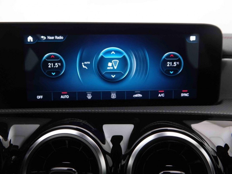 Photo 12 de l'offre de MERCEDES-BENZ CLA 200 163 DCT Shooting Brake AMG-Line à 40565€ chez Carlyss automobiles Vitré