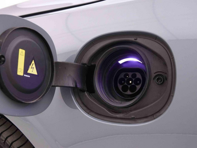 Photo 25 de l'offre de VOLVO V90 2.0 T6 PHEV 350 AWD 18gr Inscription à 37203€ chez Carlyss automobiles Vitré