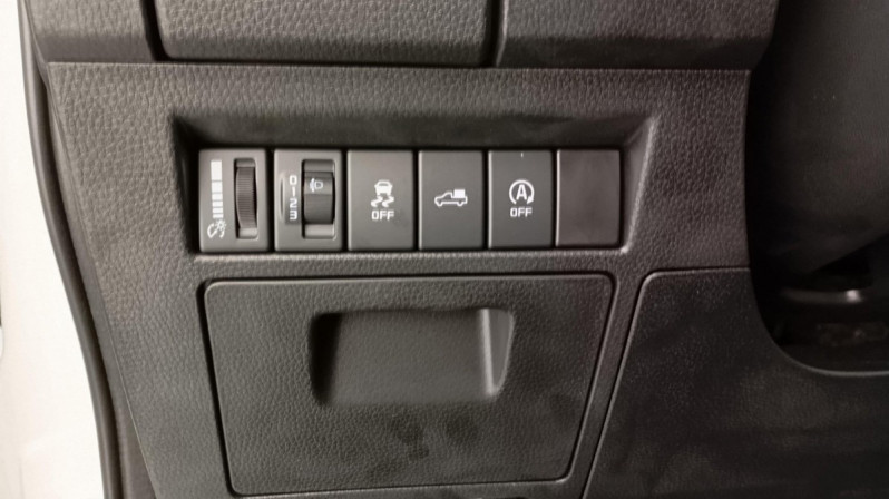 Photo 11 de l'offre de ISUZU D-MAX 1.9 4X4 SPACE CAB N60 B.B+  AT à 40609€ chez Carlyss automobiles Vitré