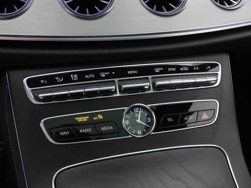 Photo 16 de l'offre de Mercedes E-Klasse 300d 245 Coupé 9g-Tronic AMG-Line Premium à 42041€ chez Carlyss automobiles Vitré