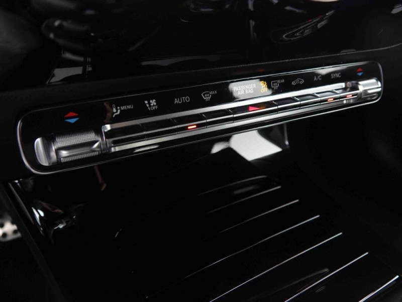 Photo 15 de l'offre de MERCEDES-BENZ CLA 200 163 DCT Shooting Brake AMG-Line à 40565€ chez Carlyss automobiles Vitré