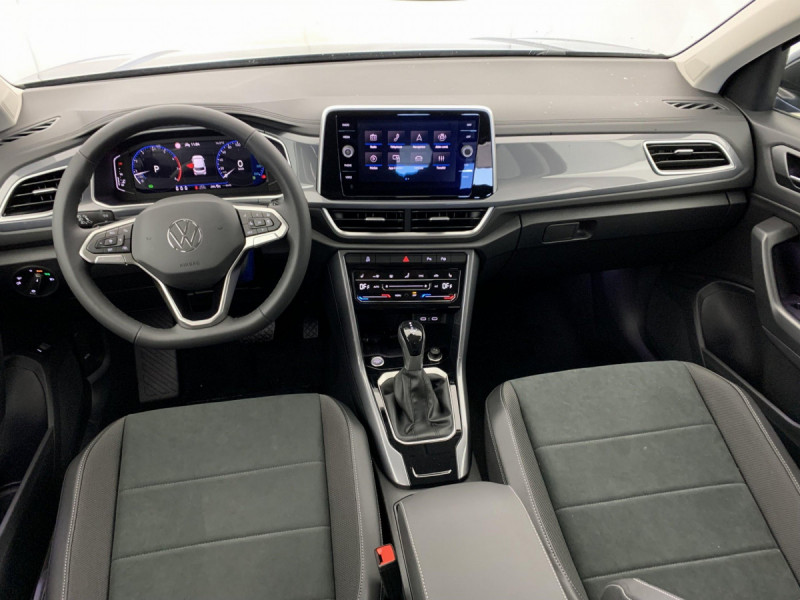 Photo 17 de l'offre de VOLKSWAGEN T-roc 1.5 TSI EVO2 150 Start/Stop DSG7 Style à 30998€ chez Carlyss automobiles Vitré