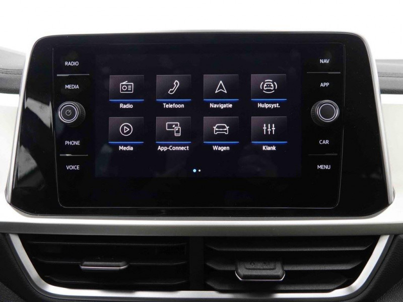 Photo 16 de l'offre de VOLKSWAGEN T-roc 1.0 TSi 115 Edition 2-Tone à 26198€ chez Carlyss automobiles Vitré