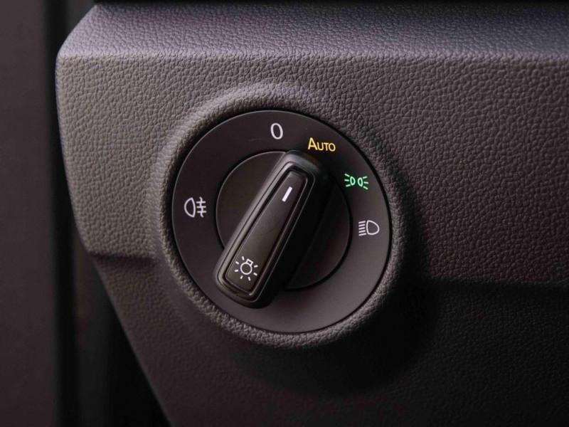 Photo 6 de l'offre de VOLKSWAGEN T-roc 1.5 TSi 150 DSG Life à 32898€ chez Carlyss automobiles Vitré