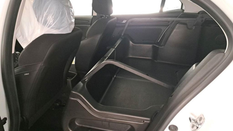 Photo 6 de l'offre de RENAULT MEGANE IV SOCIETE BLUE DCI 95 AIR 2P à 14657€ chez Carlyss automobiles Vitré