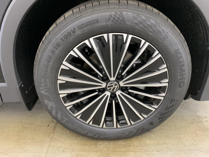 Photo 14 de l'offre de VOLKSWAGEN TIGUAN NOUVEAU 1.5 eTSI 150CV DSG7 LIFE PLUS à 37998€ chez Carlyss automobiles Vitré