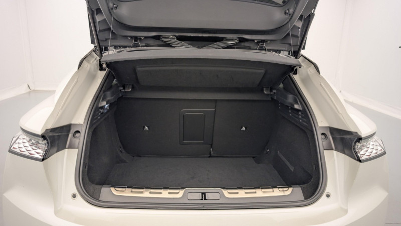 Photo 11 de l'offre de DS DS4 PureTech 130 EAT8 Rivoli à 22620€ chez Carlyss automobiles Vitré