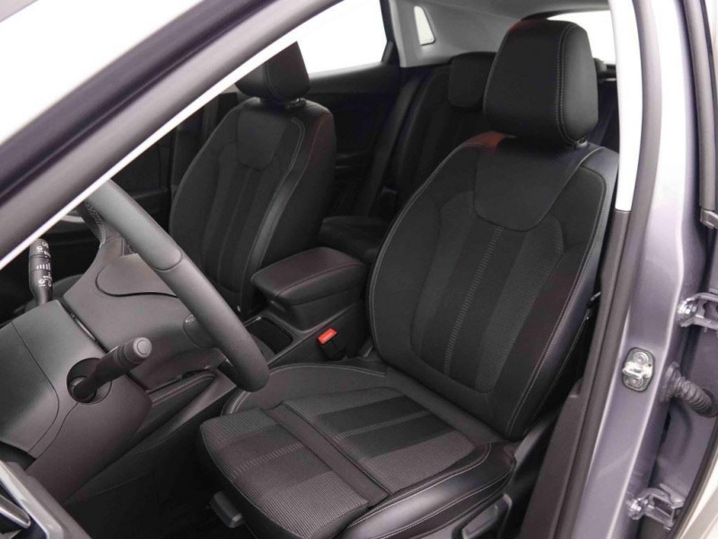 Photo 5 de l'offre de OPEL Grandland 1.2 T 130 GS Line à 23219€ chez Carlyss automobiles Vitré