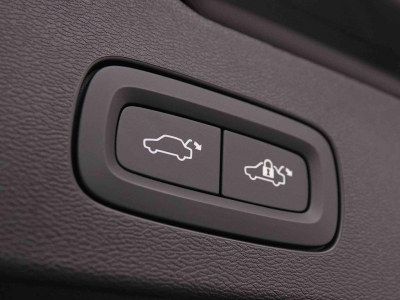 Photo 6 de l'offre de VOLVO V60 T6 AWD Recharge Inscription à 38155€ chez Carlyss automobiles Vitré