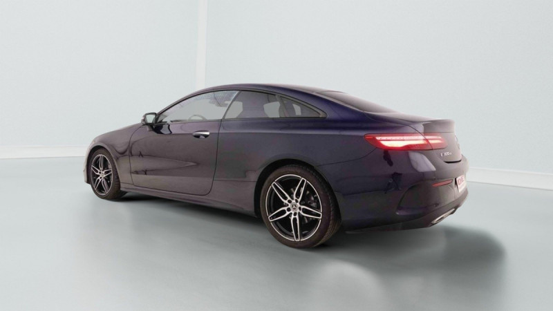 Photo 4 de l'offre de Mercedes E-Klasse 300d 245 Coupé 9g-Tronic AMG-Line Premium à 42041€ chez Carlyss automobiles Vitré