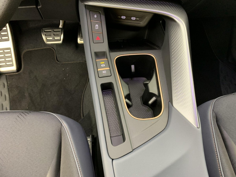 Photo 21 de l'offre de Cupra Terramar 1.5 eTSI Hybrid 150 ch DSG7 V à 35998€ chez Carlyss automobiles Vitré