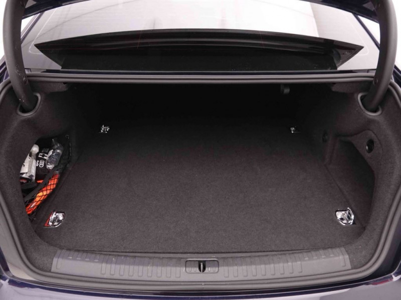 Photo 4 de l'offre de AUDI A6 50 TFSI-e PHEV 299 Quattro Design à 38071€ chez Carlyss automobiles Vitré