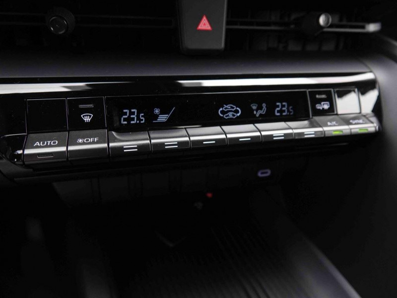 Photo 8 de l'offre de TOYOTA C-HR 1.8 Hybrid 140 CVT Dynamic à 30905€ chez Carlyss automobiles Vitré