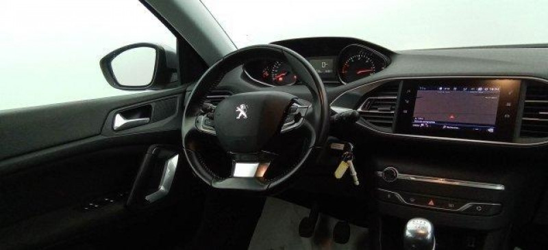 Photo 5 de l'offre de PEUGEOT 308 AFFAIRE BLUEHDI 100 S&S BVM6 PREMIUM PACK à 12598€ chez Carlyss automobiles Vitré