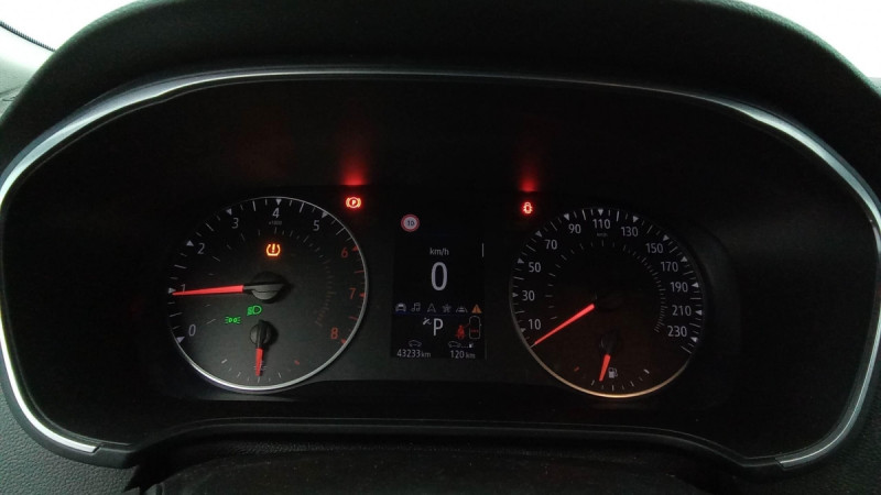 Photo 4 de l'offre de RENAULT Megane IV Estate Mégane IV Estate TCe 140 EDC FAP - 21N Business à 19598€ chez Carlyss automobiles Vitré