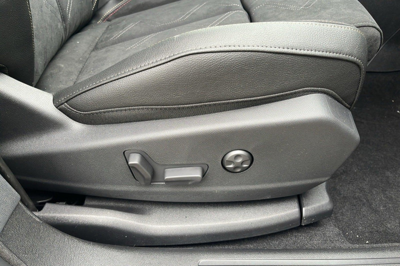 Photo 18 de l'offre de DS DS7 BlueHDi 130 EAT8 Pallas à 33598€ chez Carlyss automobiles Vitré