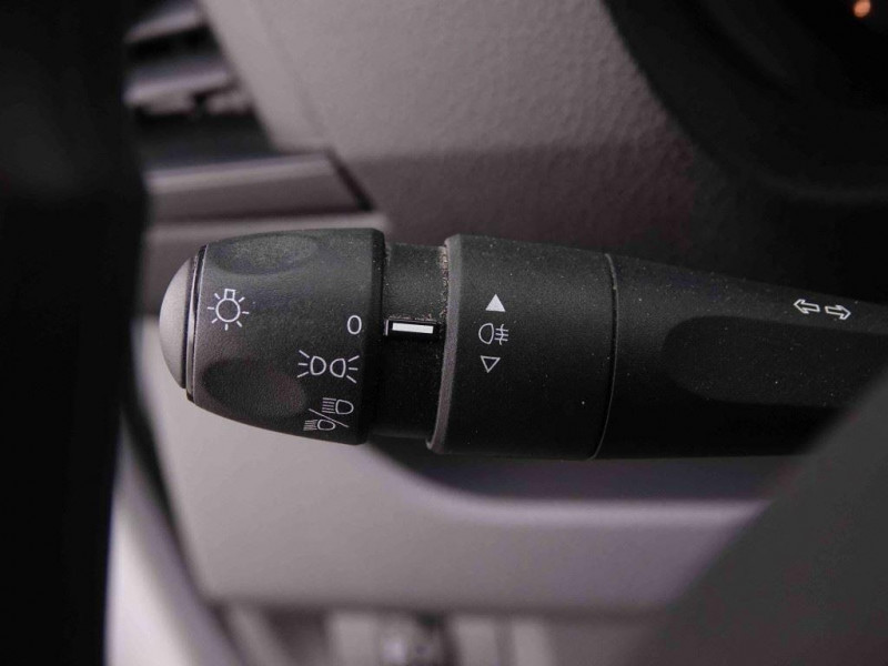 Photo 12 de l'offre de CITROEN JUMPY M-Blue  HDi 100 XL Lang à 23399€ chez Carlyss automobiles Vitré