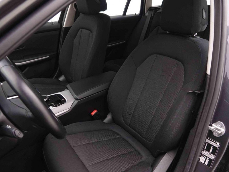 Photo 6 de l'offre de Bmw 3 318I TOURING 156 à 31198€ chez Carlyss automobiles Vitré