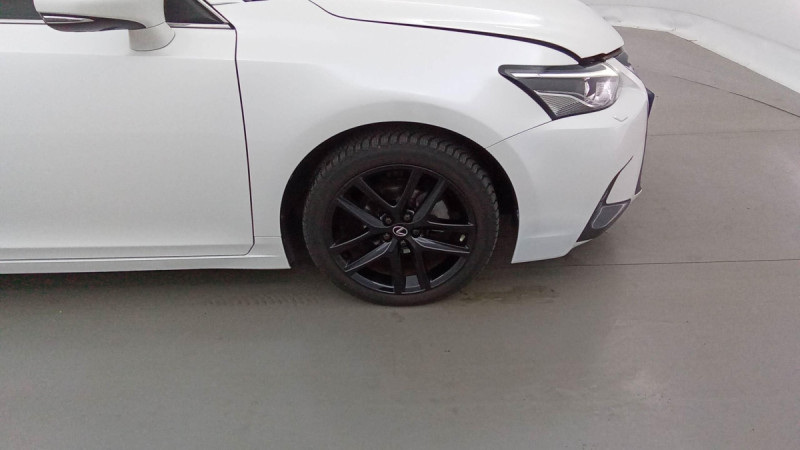 Photo 4 de l'offre de LEXUS CT 200H SPORT EDITION à 19598€ chez Carlyss automobiles Vitré