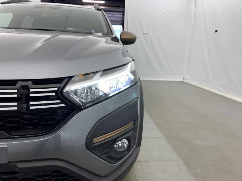 Photo 21 de l'offre de Dacia Jogger TCe 110 7 places GSR2 Extreme à 21998€ chez Carlyss automobiles Vitré