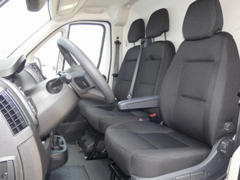 Photo 15 de l'offre de CITROEN Jumper Fourgon TOLE 35 L3H2 180 S&S BVA8 à 32637€ chez Carlyss automobiles Vitré