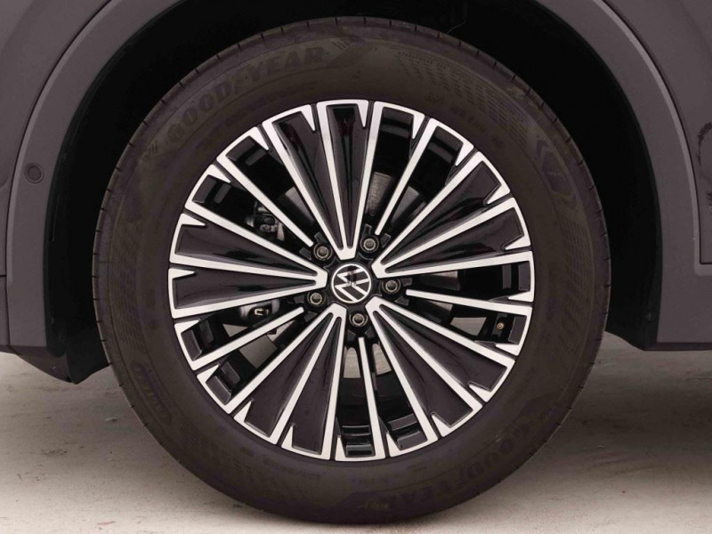 Photo 15 de l'offre de VOLKSWAGEN Tiguan 1.5 eTSi MHEV 150 DSG Elegance à 41998€ chez Carlyss automobiles Vitré