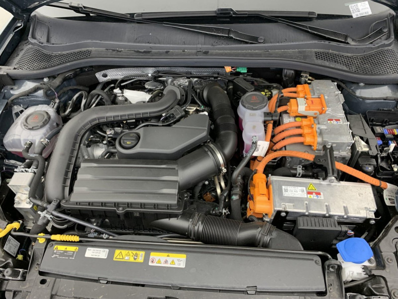 Photo 23 de l'offre de Cupra LEON Sportstourer eHybrid 204 ch DSG6 V à 33998€ chez Carlyss automobiles Vitré