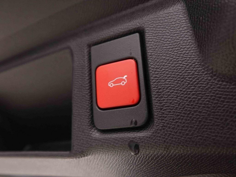 Photo 6 de l'offre de OPEL Grandland 1.2 T Hybrid 145 GS à 35398€ chez Carlyss automobiles Vitré