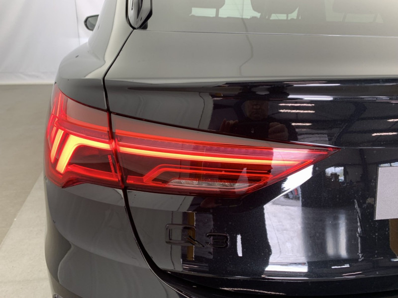 Photo 11 de l'offre de AUDI Q3 Sportback 35 TDI 150 ch S tronic 7 S line à 47498€ chez Carlyss automobiles Vitré