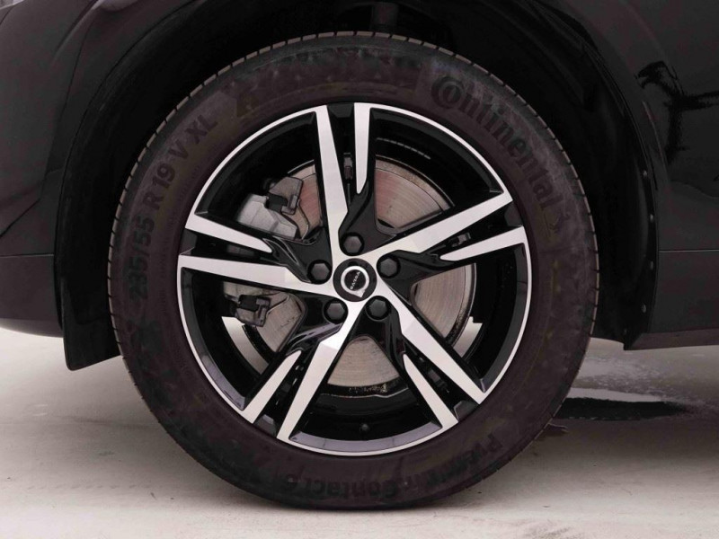 Photo 21 de l'offre de VOLVO XC60 2.0 B4 197 Geartronic R-Design +Leather à 36306€ chez Carlyss automobiles Vitré