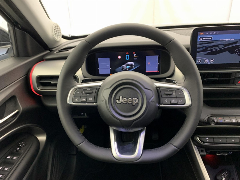 Photo 14 de l'offre de Jeep Avenger 1.2 Turbo T3 110 ch e-Hybrid BVR6 Summit à 27998€ chez Carlyss automobiles Vitré