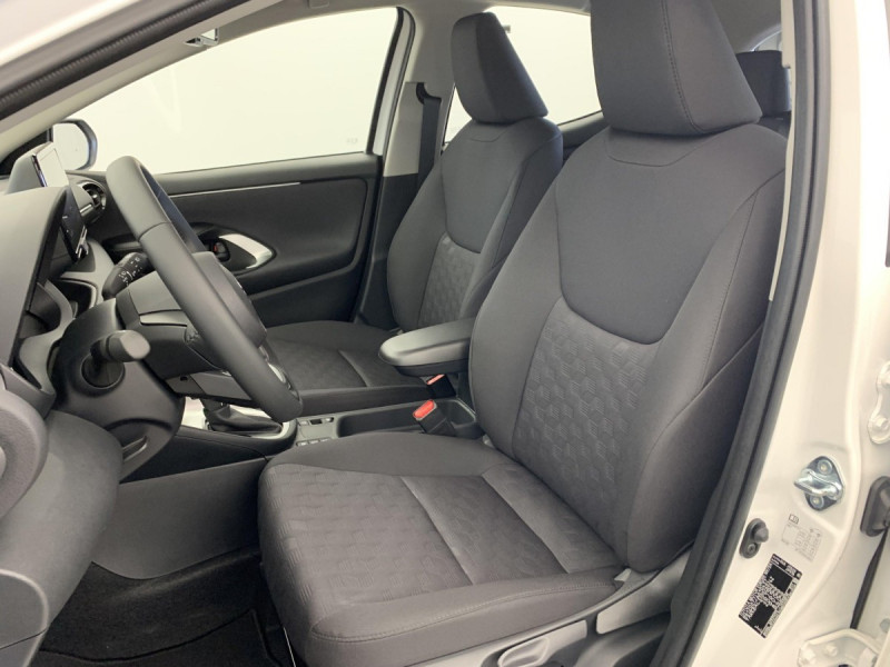 Photo 18 de l'offre de TOYOTA YARIS HYBRIDE 116h Dynamic à 19998€ chez Carlyss automobiles Vitré